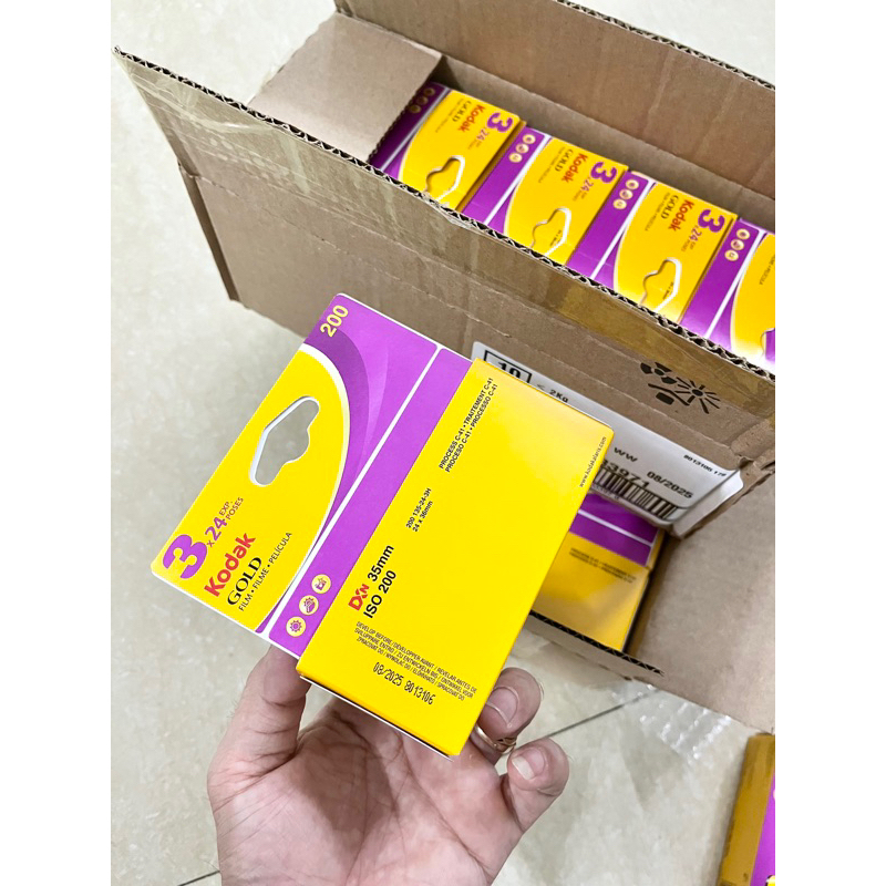 KODAK GOLD 200 date 08/2025 24exp film 35mm