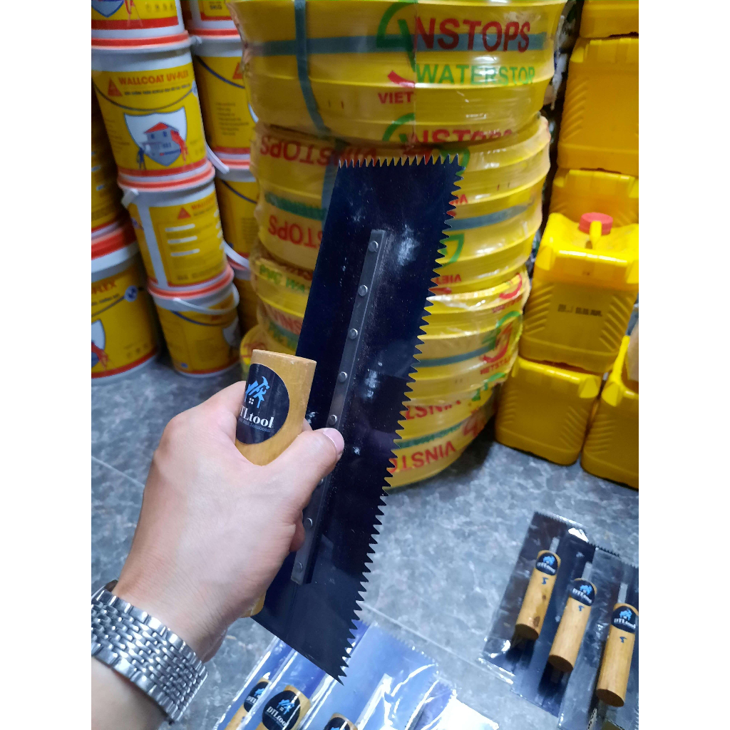 Bay răng cưa 5mm KT 30cmx10cm. Bàn răng cưa chuyên thi công Epoxy, thi công chống thấm Polyurethane,