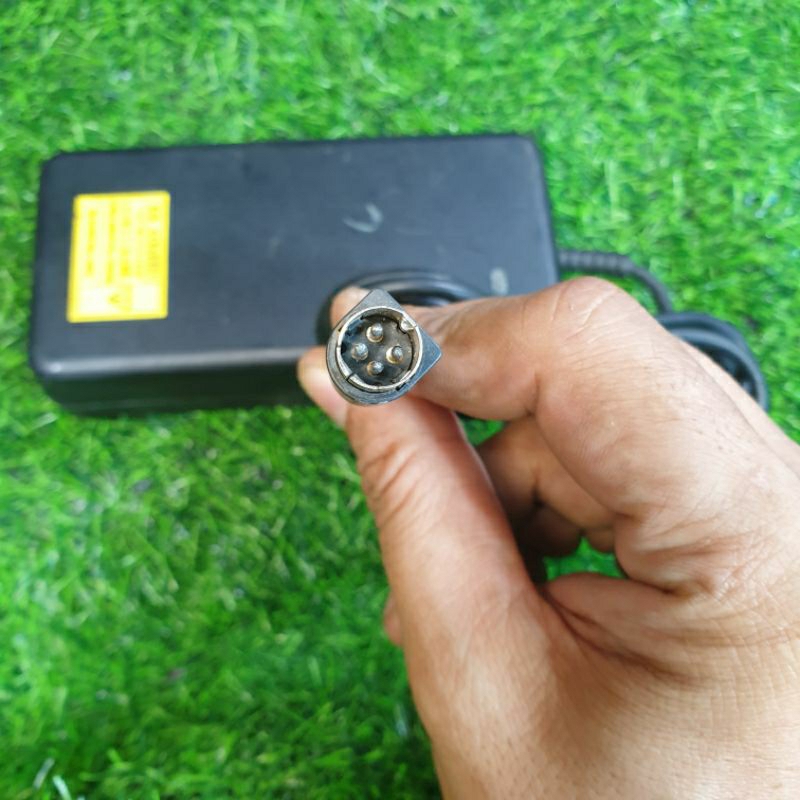 Nguồn 19v 19.5v 7.7A TOSHIBA, điện vào auto 100v ~ 240v