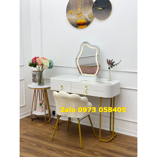 Bàn trang điểm nhập khẩu,gương led cảm ứng,tặng ghế đi kèm.