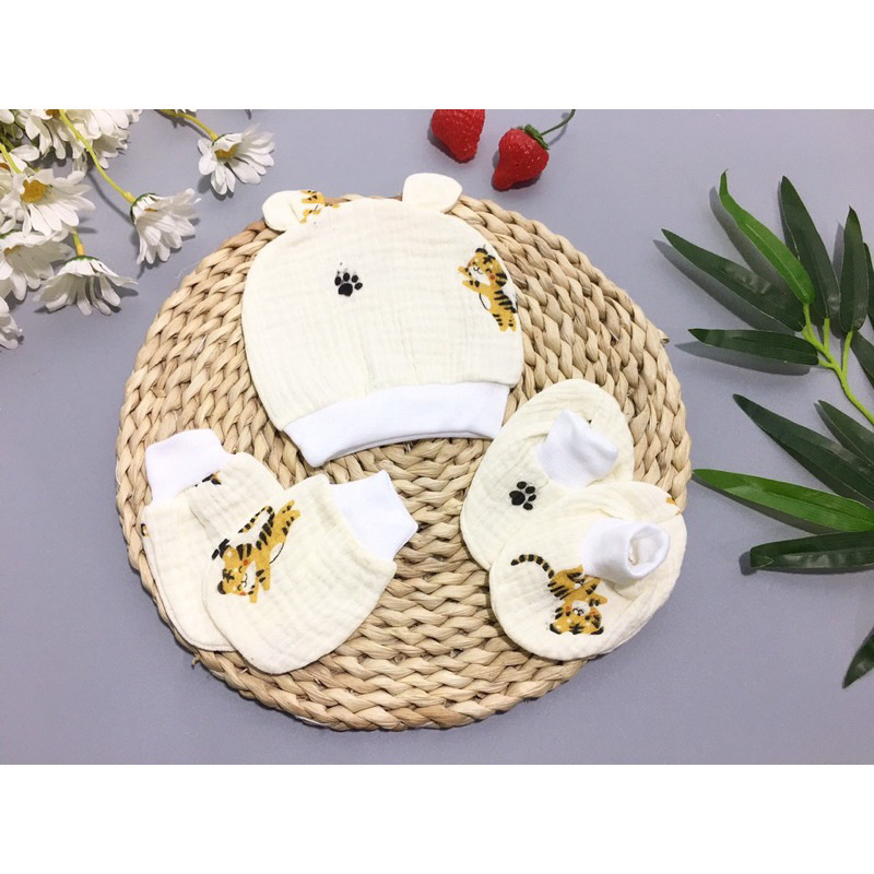 Set mũ ,bao tay,bao chân  sơ sinh chất vải xô nhăn mềm mịn thoáng mát cực tốt