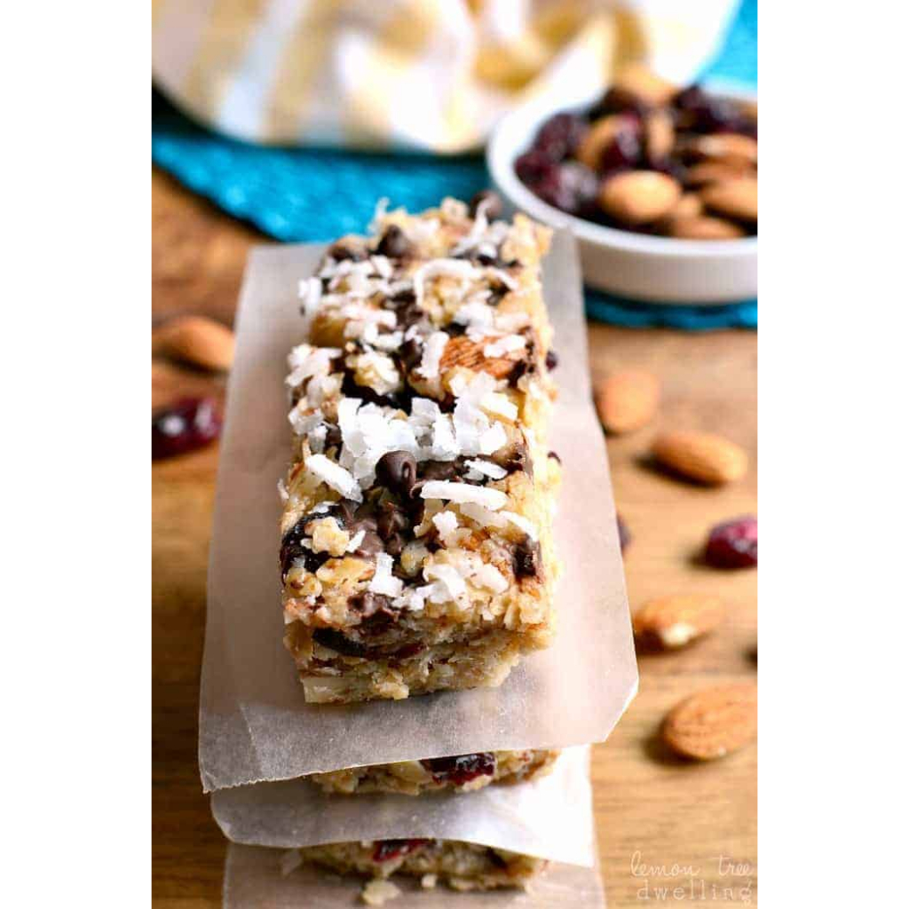 NGŨ CỐC NAM VIỆT QUẤT - QUẢ HẠNH Bob's Red Mill, Pan-Baked Granola, Cranberry Almond, Gluten-Free, Non-GMO, 312g