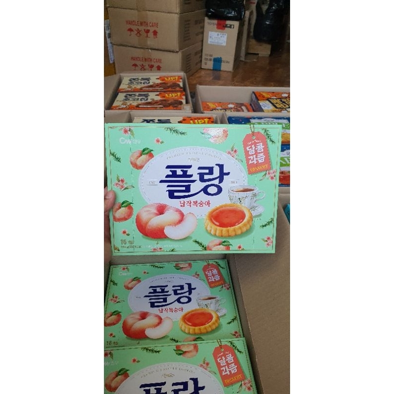 Bánh Quy CW Flan Nhân Đào Hàn Quốc Hộp 160gr