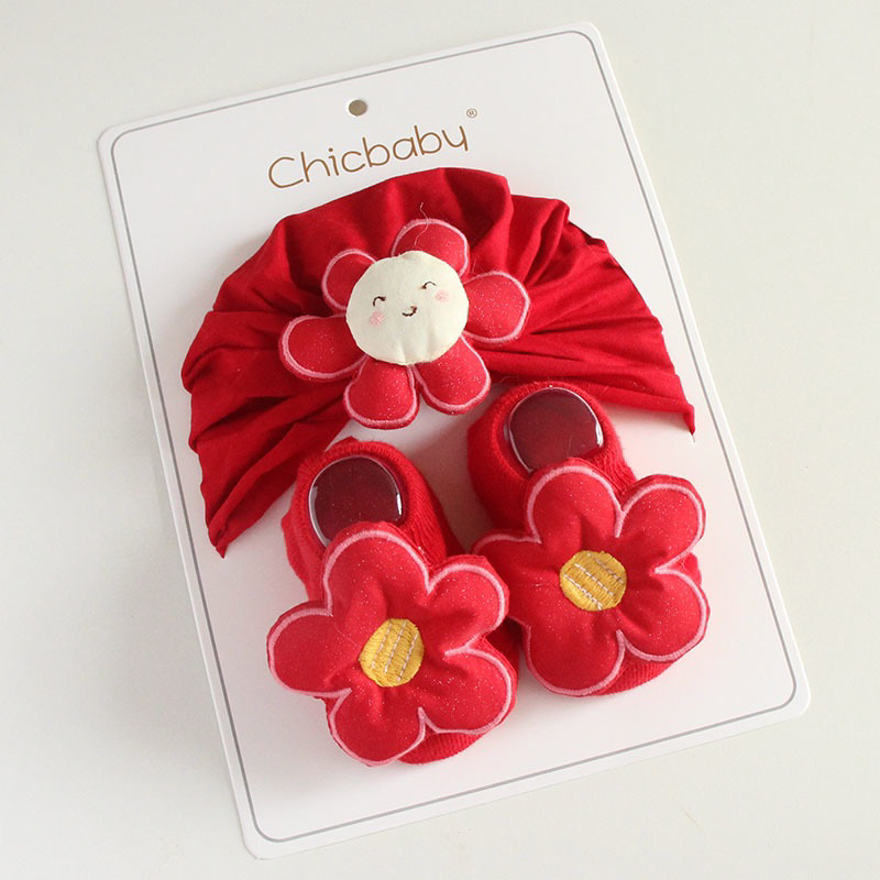 Set mũ trùm cotton và tất cho bé gái