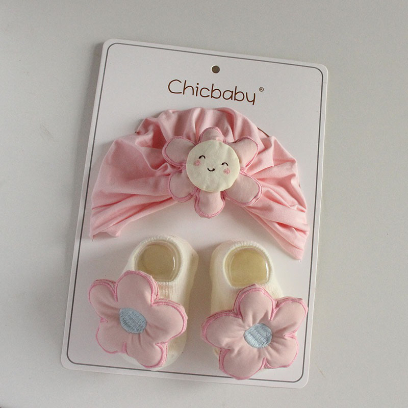 Set mũ trùm cotton và tất cho bé gái