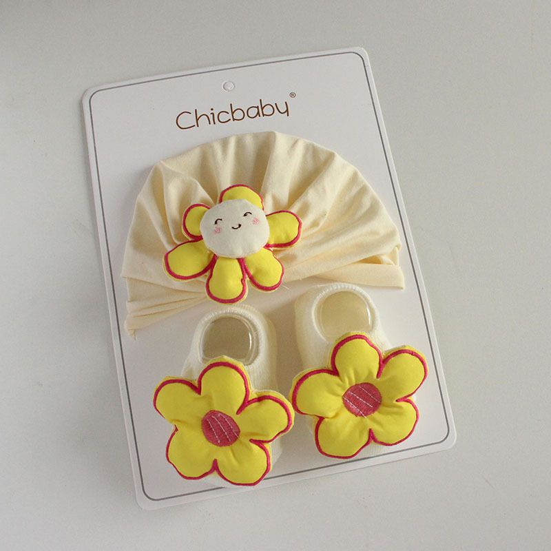 Set mũ trùm cotton và tất cho bé gái