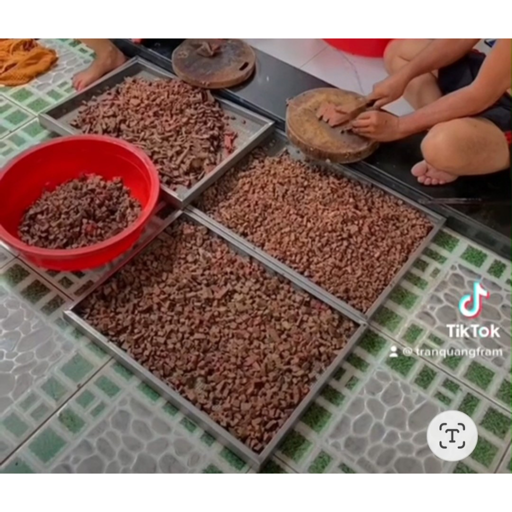 Gan bò ép viên cho gà đá hủ 500gram, giúp gà nòi gà tre thêm sung mãn, khỏe mạnh dẻo dai trong trận đấu.