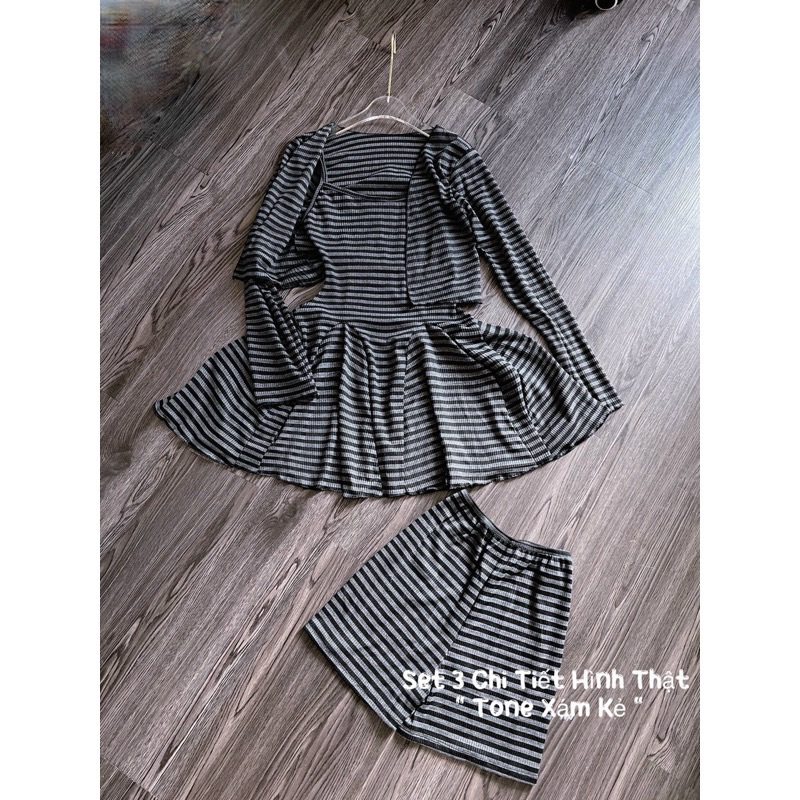 SÉT 3 MÓN ĐẦM HAI DÂY CHẮP TÙNG KẺ SỌC KÈM ÁO KHOÁC LỬNG DỄ THƯƠNG