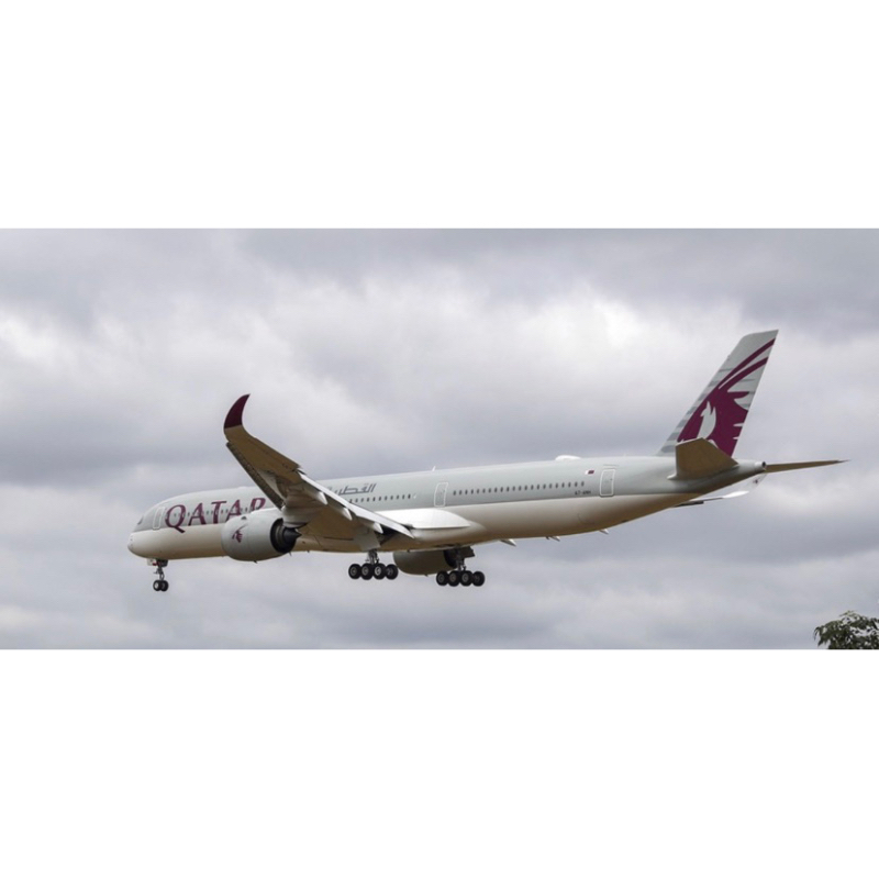 Mô hình giấy máy bay Qatar airways airbus a350-1000