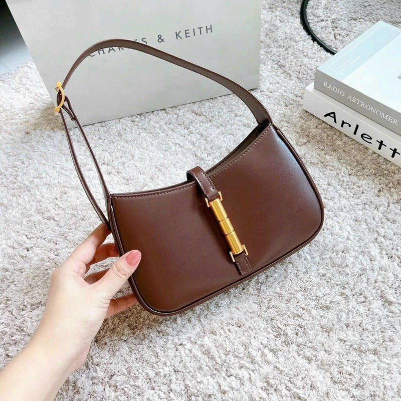 Túi charles keith kẹp nách