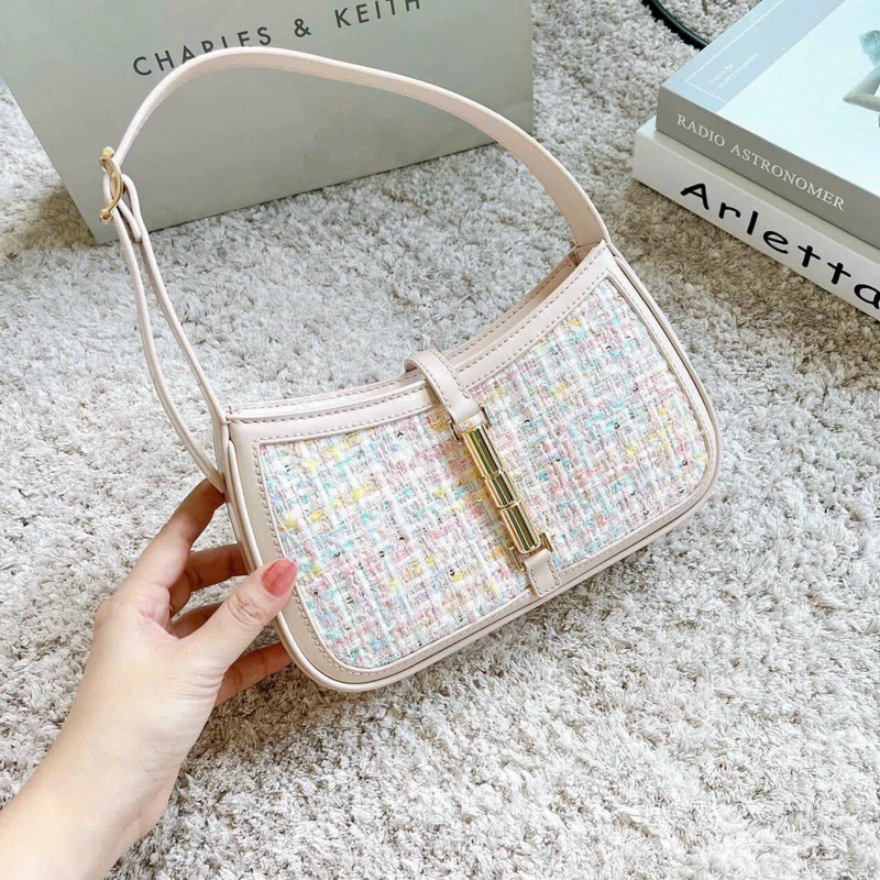 Túi charles keith kẹp nách