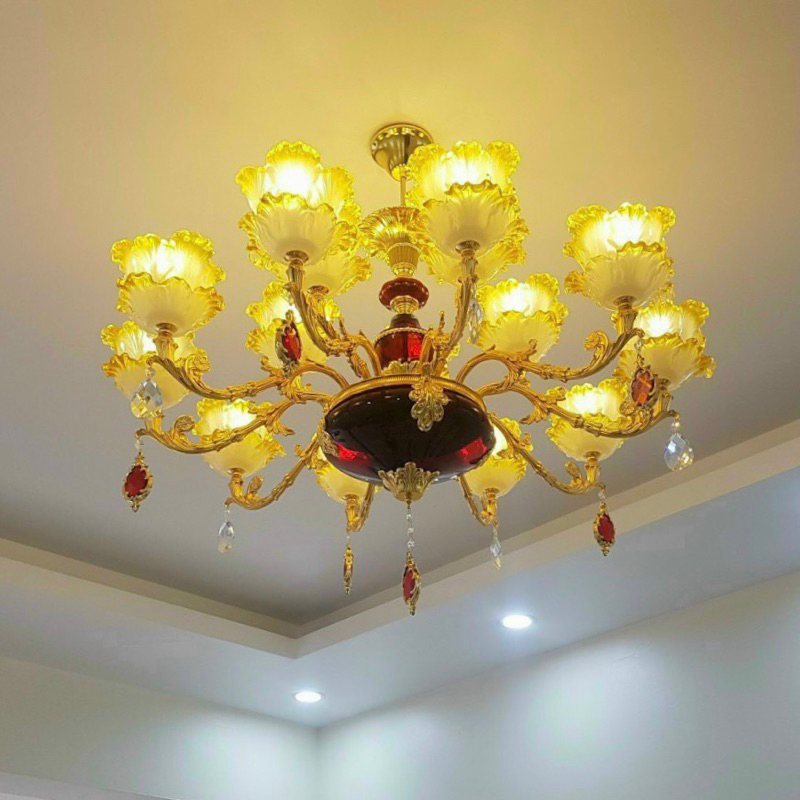 Đèn chùm trang trí 15 tay - Ánh sáng vàng