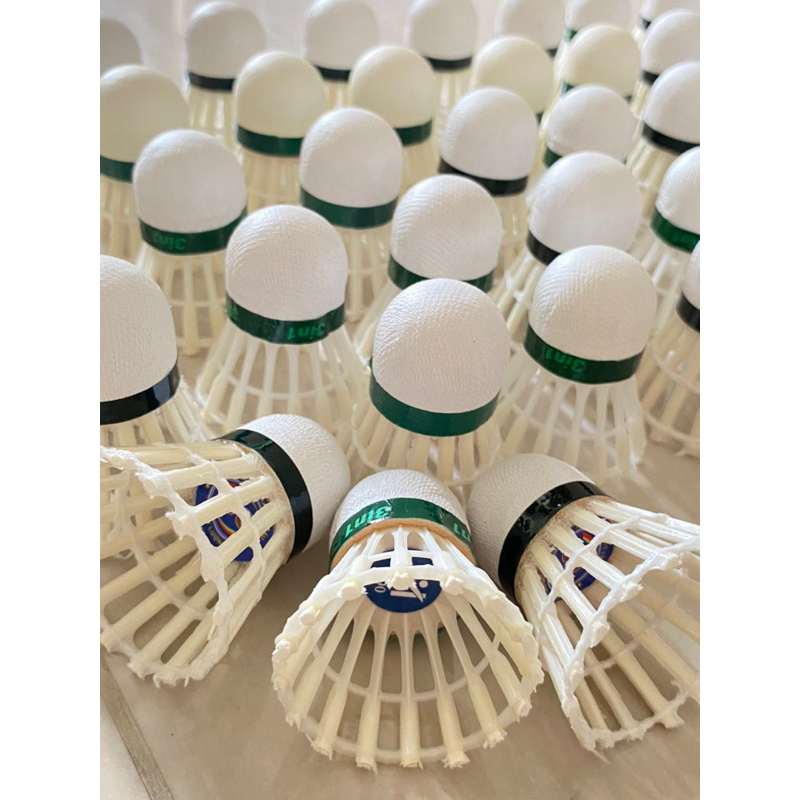 Đế Cầu Lông Cũ Sử Dụng Đan Len Trang Trí