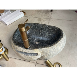 Chậu rửa mặt bằng đá tự nhiên có lỗ vòi