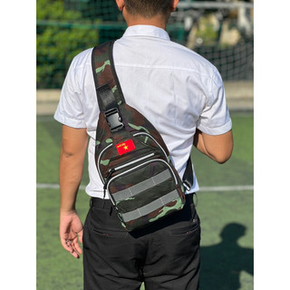 Túi chéo may từ vải có hoạ tiết rằn ri