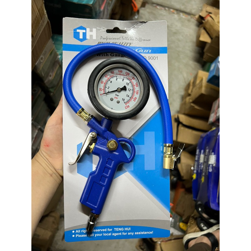 bơm lốp đồng hồ có dầu