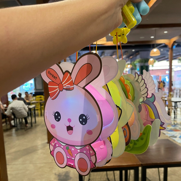 Đèn lồng trung thu cầm tay Chilly hình con thú dễ thương bằng giấy thủ công cho bé sáng tạo