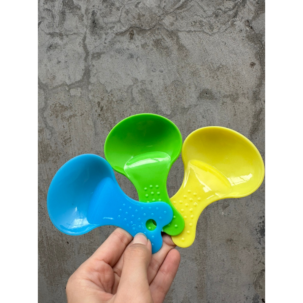 [Combo 2 cái] Muỗng múc (tròn) thức ăn cho hamster (Giao màu ngẫu nhiên)