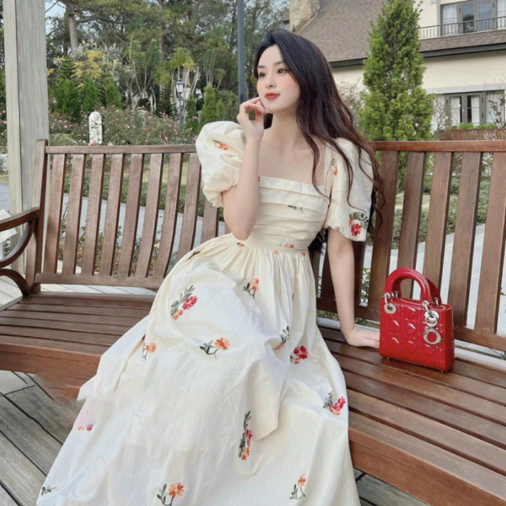 Váy Maxi hoa nhí xếp li ngực tay bồng cổ vuông dáng dài hàng thiết kế đầm tiểu thư xinh xắn | BigBuy360 - bigbuy360.vn
