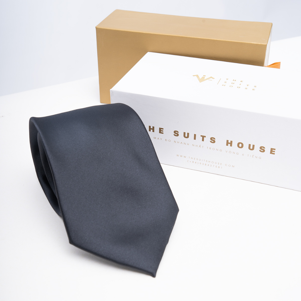 Cà vạt/Caravat THE SUITS HOUSE màu đen trơn bản 7cm