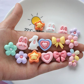 Sticker gắn dép, charm thỏ trắng thỏ hồng trái tim hoa và nơ nhựa bóng
