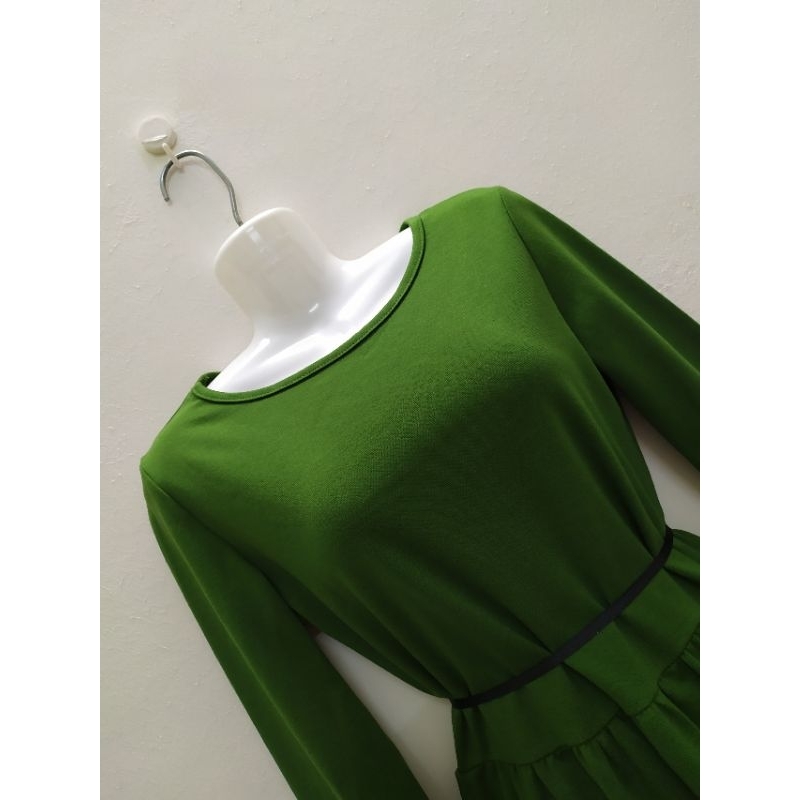 ĐẦM THU DÁNG DÀI