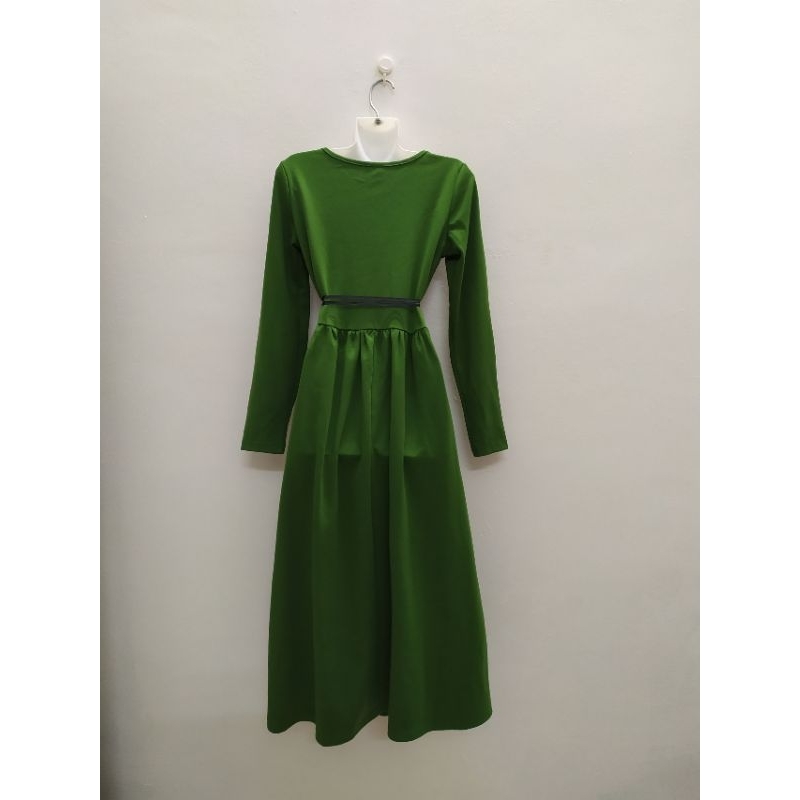 ĐẦM THU DÁNG DÀI