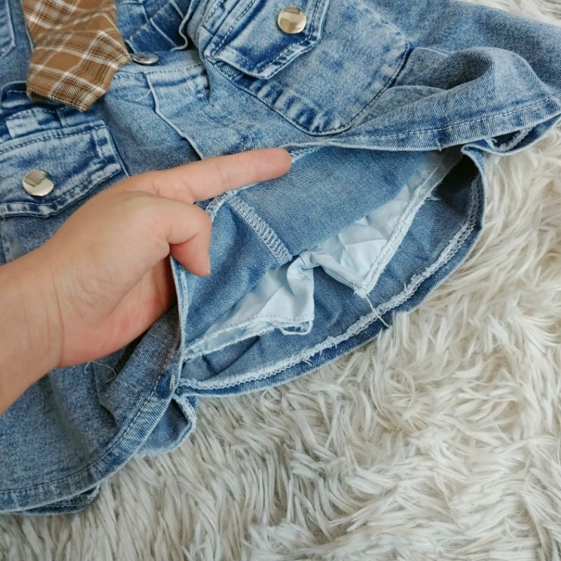 Sét chân váy bò kèm calavat cho bé gáy, sét váy xinh cho bé gái