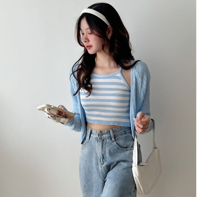 Sét 2 chi tiết áo Cadigan kèm áo 2 dây kẻ, Sét cadigan len kèm áo 2 dây kiểu dáng Croptop