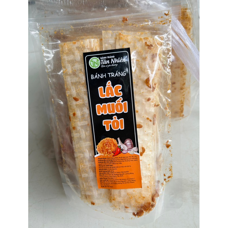 Bánh tráng lắc muối tỏi Tân Nhiên