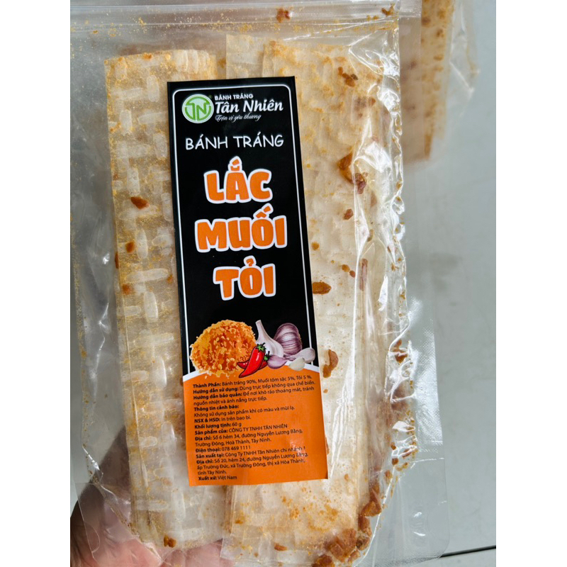 Bánh tráng lắc muối tỏi Tân Nhiên