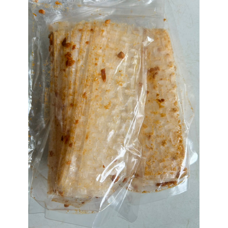 Bánh tráng lắc muối tỏi Tân Nhiên