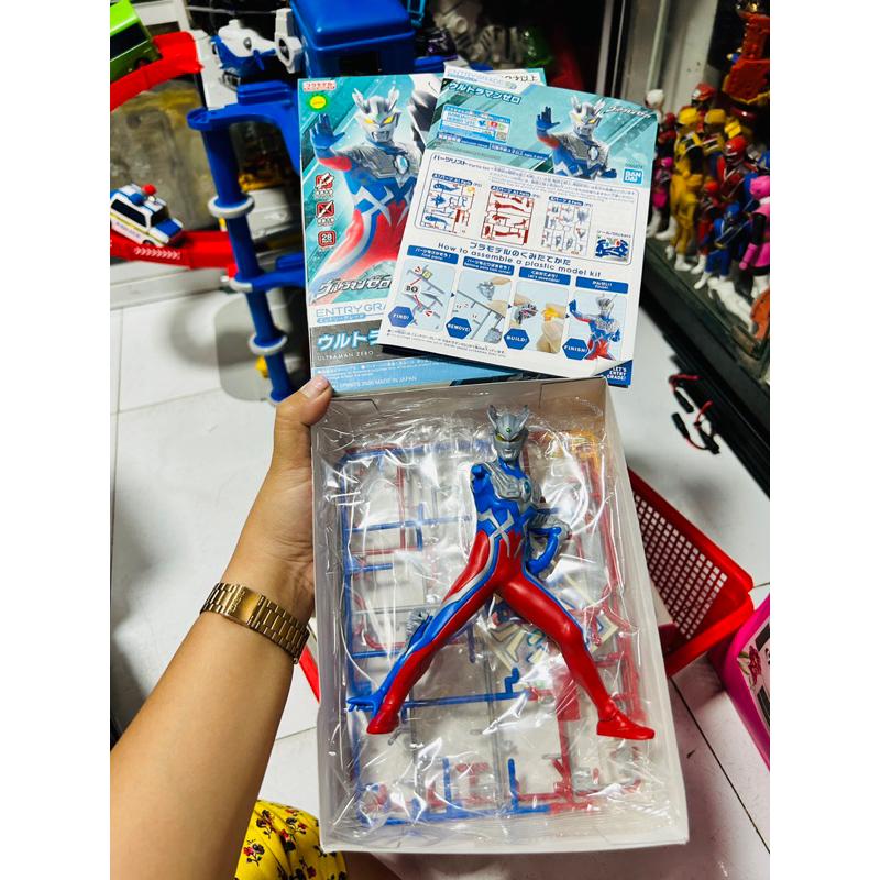 Mô hình lắp ráp Entry Grade Ultraman Zero Bandai