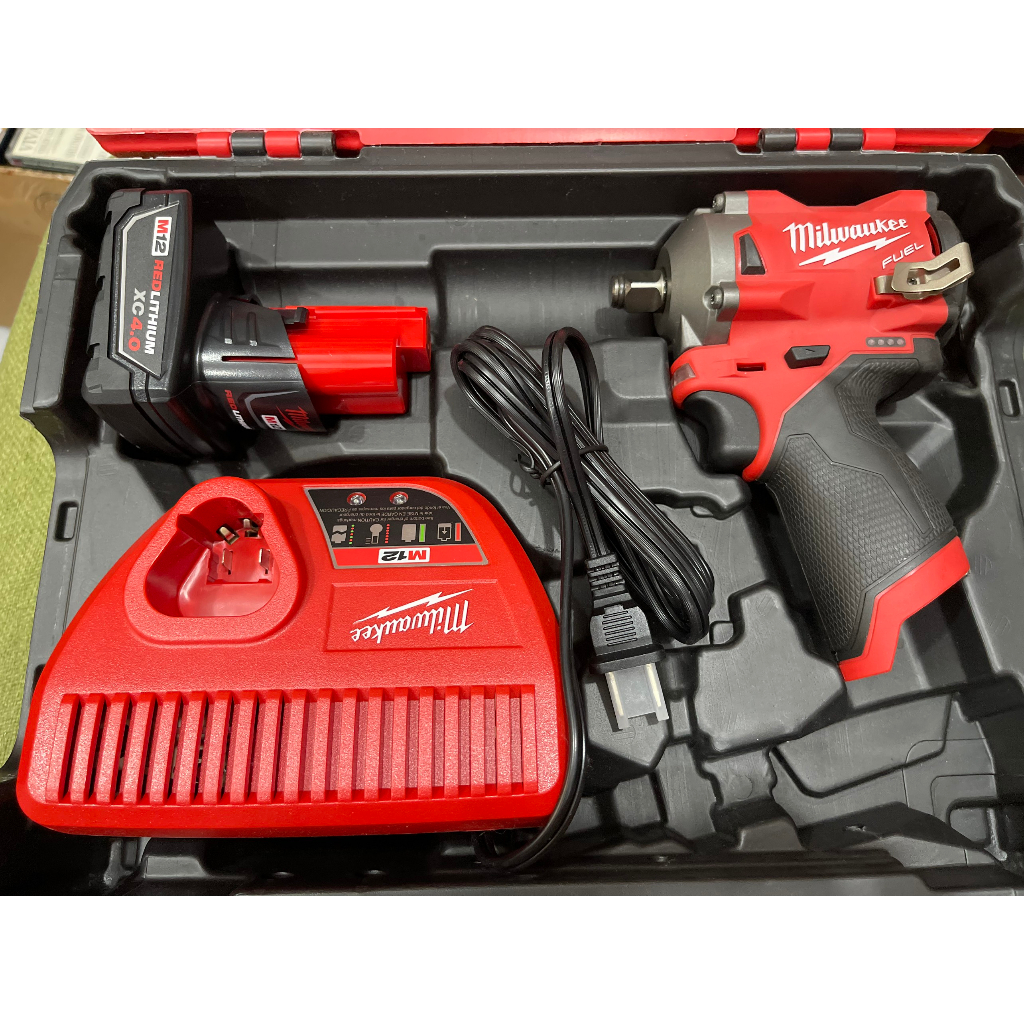 Máy siết Bu Lông Milwaukee M12 FIWF12-0C