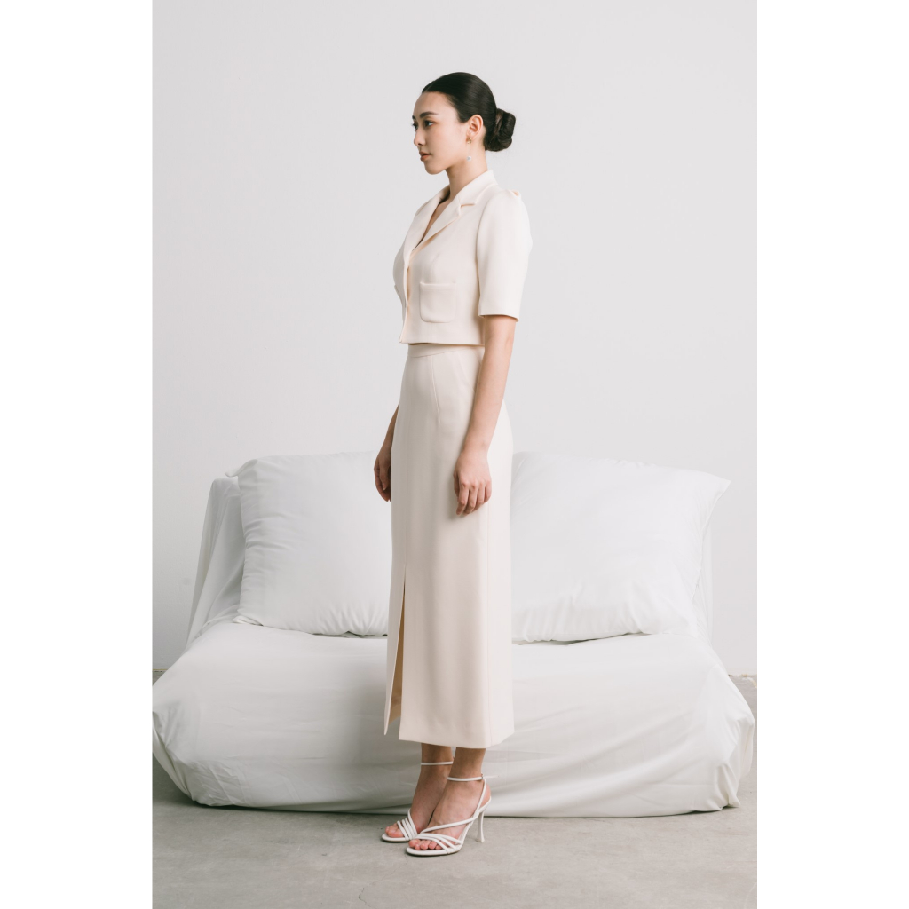Áo Jacket LửngVà Chân Váy Dài Xẻ Trước Nữ White Ant VIVIEN CROPPED JACKET 191800002.002