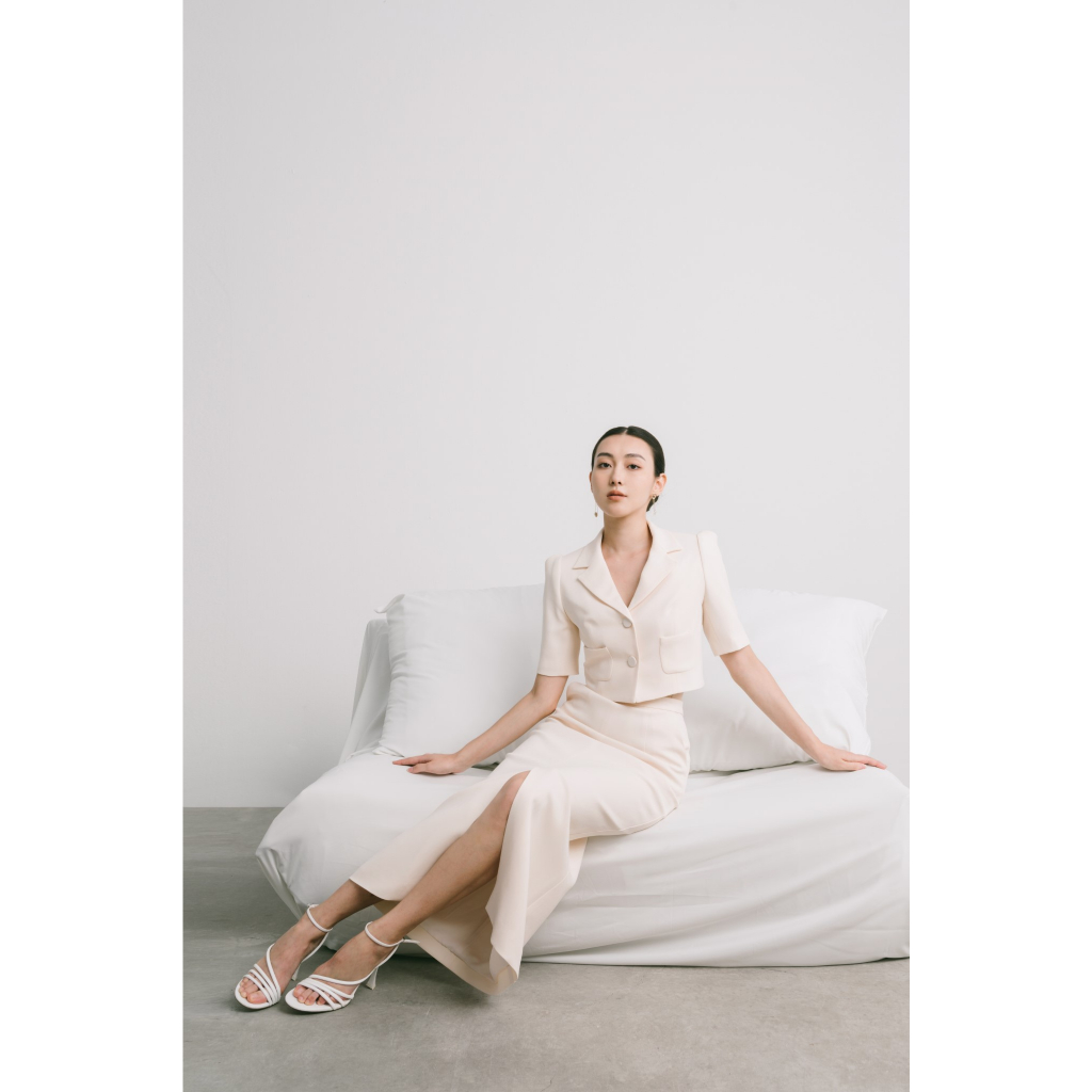 Áo Jacket LửngVà Chân Váy Dài Xẻ Trước Nữ White Ant VIVIEN CROPPED JACKET 191800002.002