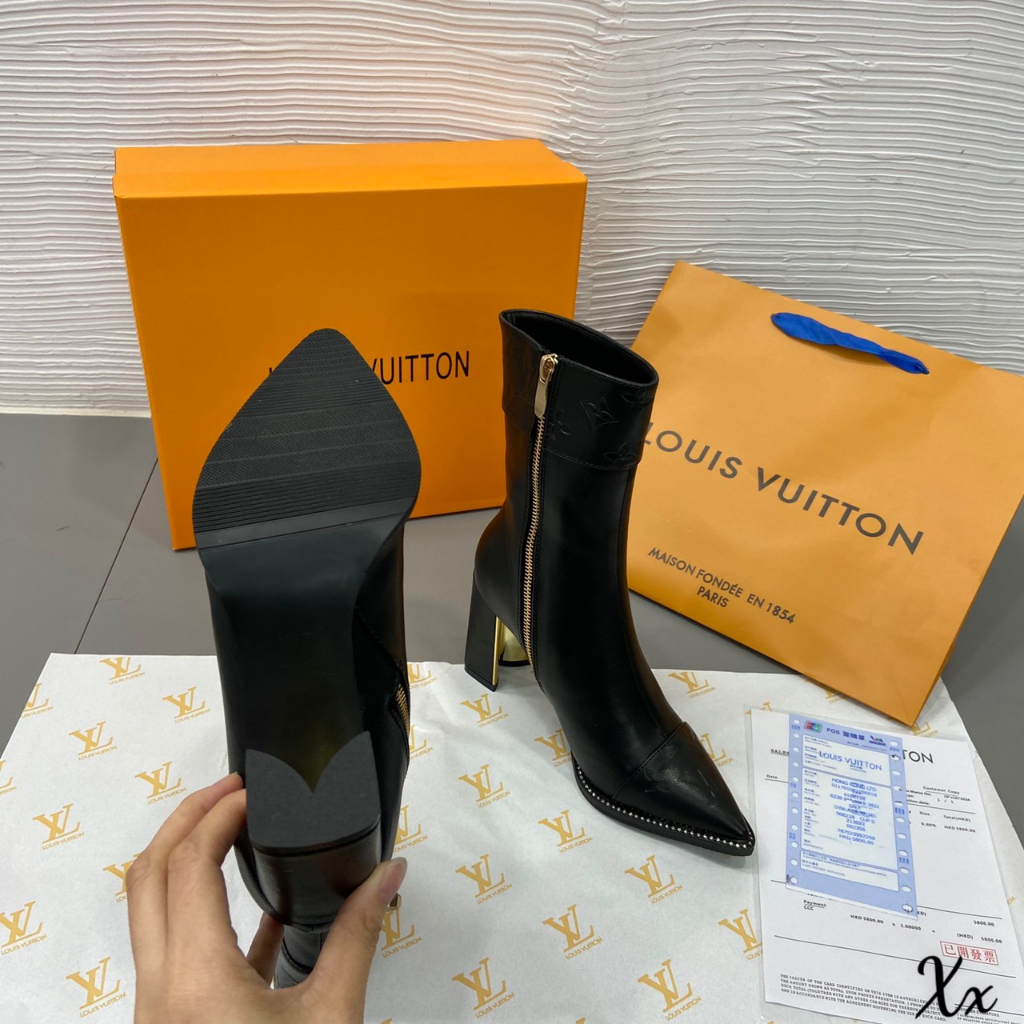 BỐT LV ÔM CHÂN DÁNG THẤP