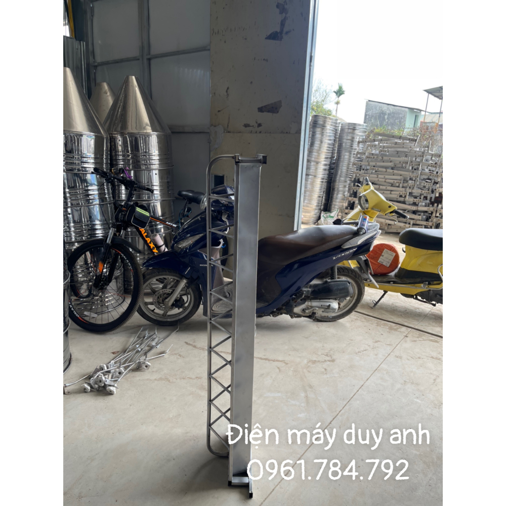 Máng tập ăn dài 1.2m  cho lợn con, gà loại 3.5kg