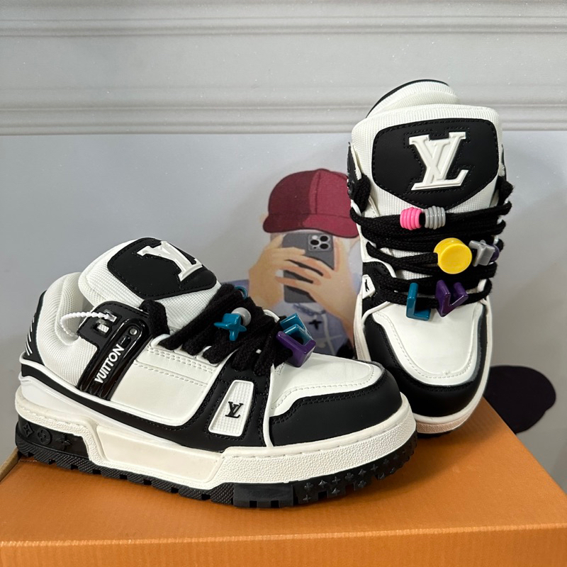 Tặng tất ) |sẵn hàng |Giày Luxury L.V Charm Black Bản Cao Cấp Đẹp Full Bill Box