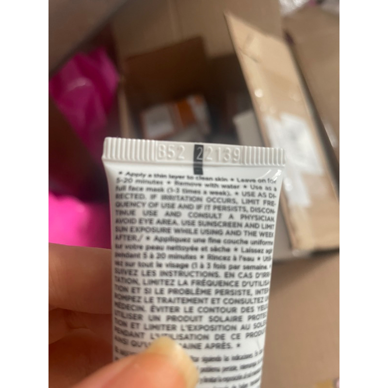 GLAMGLOW mask mặt nạ làm sạch sâu tẩy da chết SUPERMUD CHARCOAL INSTANT TREATMENT MASK