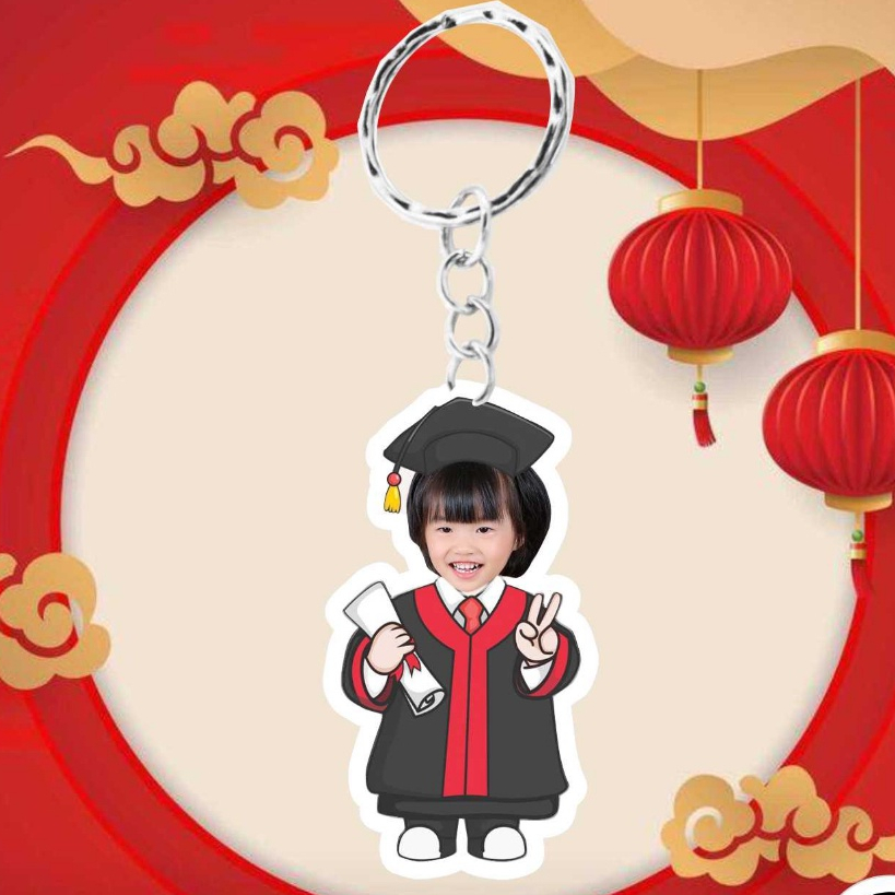 Móc khóa tốt nghiệp in theo yêu cầu chipi cho bé AC. GIFT chibi dễ thương đáng yêu có hộp quà tặng bạn bè, người thân