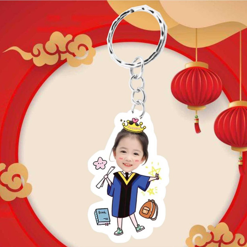 Móc khóa tốt nghiệp in theo yêu cầu chipi cho bé AC. GIFT chibi dễ thương đáng yêu có hộp quà tặng bạn bè, người thân