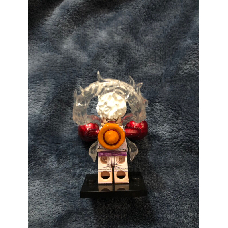 Lego custom minifigure: Luffy gear 5 Nika