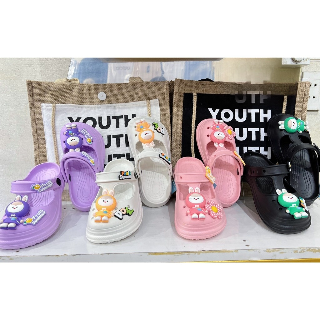 Dép Sục quai hậu cho bé gái bé trai đính kèm Sticker phong cách thời trang ulzzang dễ thương -TĂNG 1 SZ(MÃ 9033)