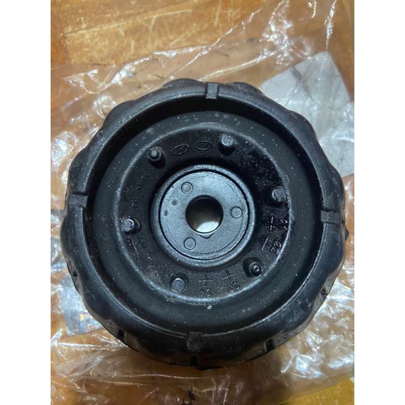 Bát bèo giảm xóc trước Hyundai Accent 18, Rio 17 xe nhập