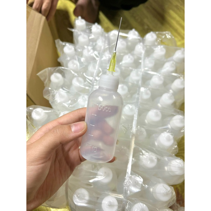 Bình kim đựng dung dịch