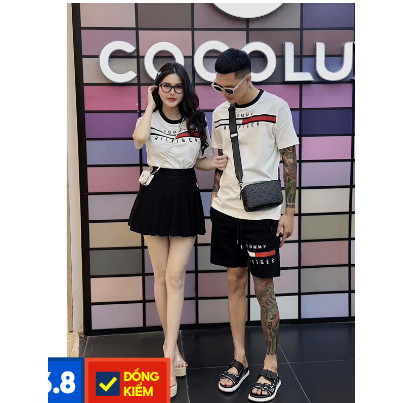 Bộ Thể Thao Nam Nữ Với Hoạ Tiết TOMMY Trước Áo Cưc Hot