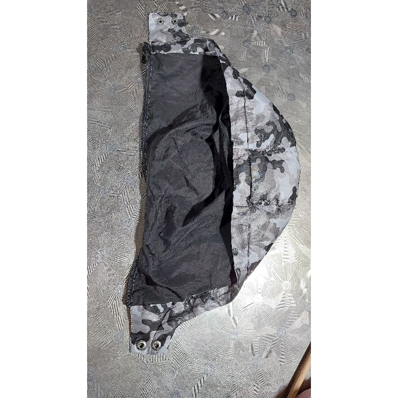 Áo khoác bé trai phao hiệu size 140.