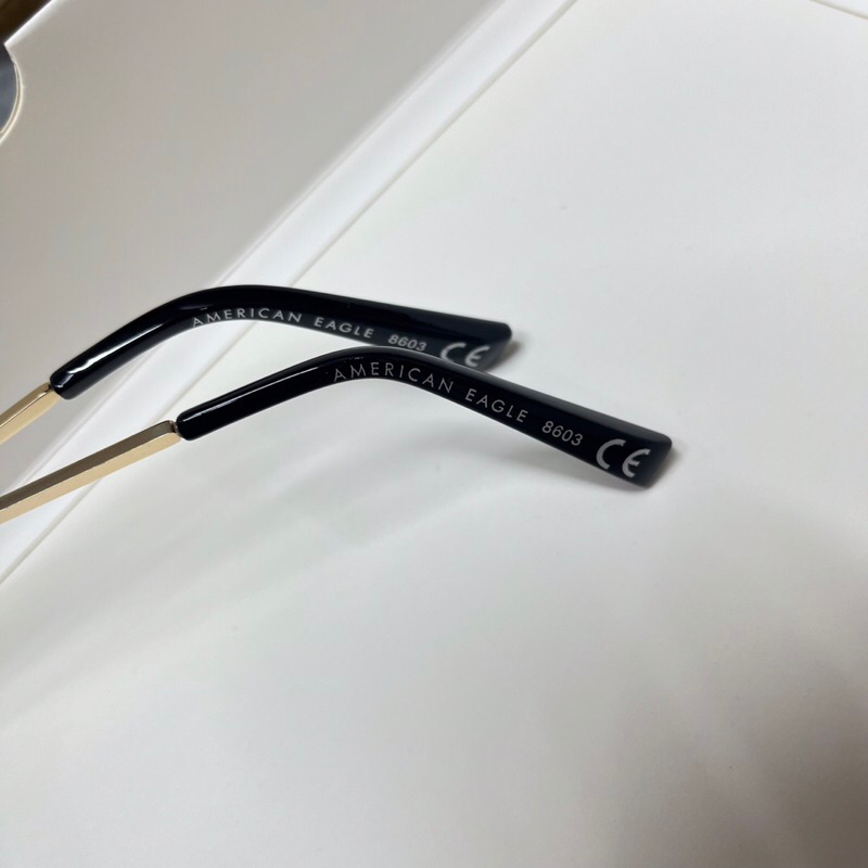 Kính mát nữ chống tia uv dáng sang chảnh