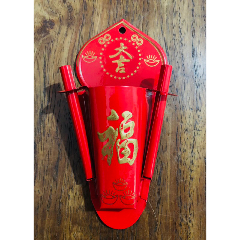 Lư hương treo tường bằng thiếc,có tay ghim đèn cầy